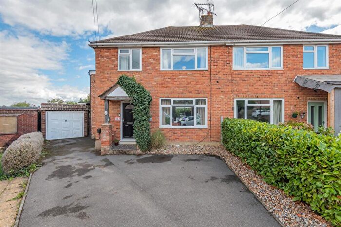 4 Bedroom Semi Detached House For Sale In Heathside Avenue, Coxheath, Maidstone, ME17
