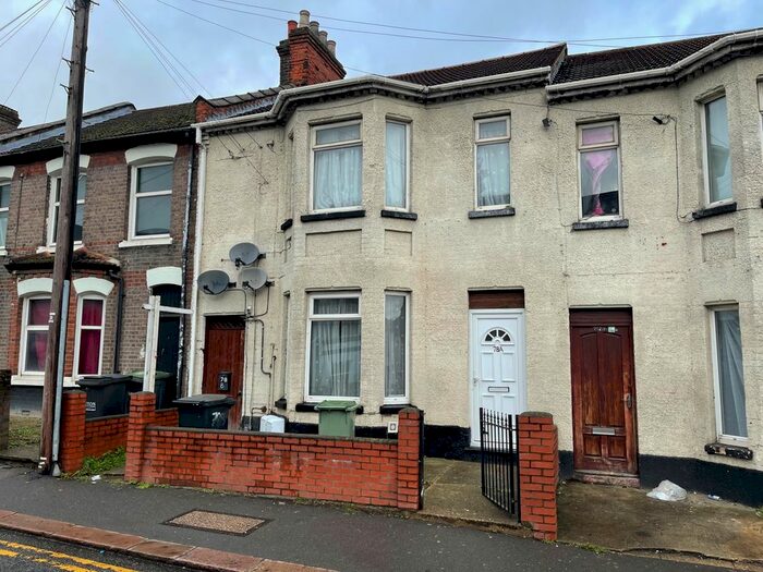2 Bedroom Maisonette To Rent In Cromwell Road, Luton, LU3