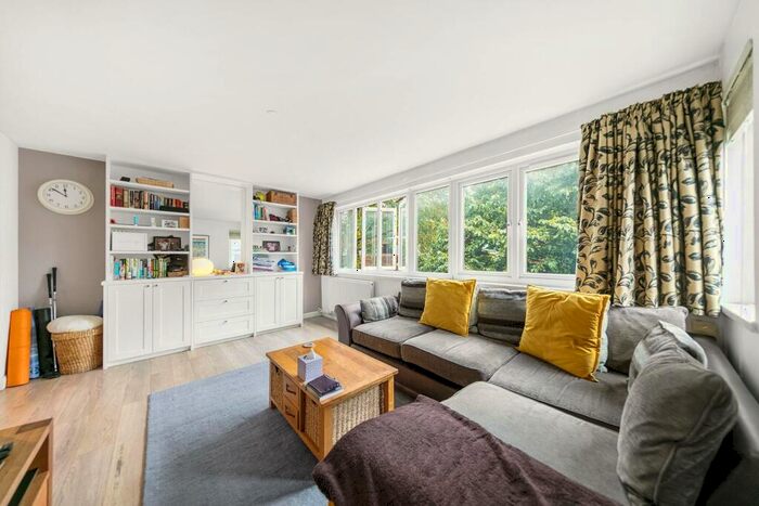 2 Bedroom Flat To Rent In McCarthy Court, Banbury Street, Battersea, London, SW11