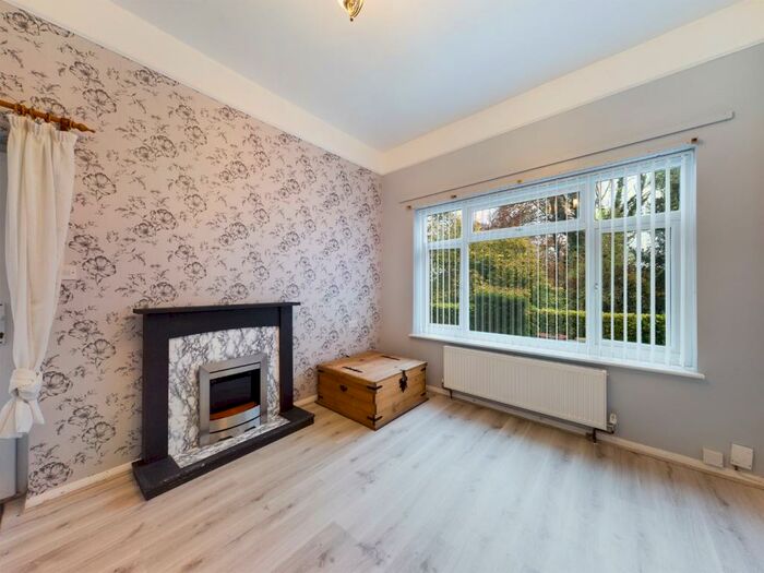 2 Bedroom End Of Terrace House To Rent In Valleyside, Hemel Hempstead