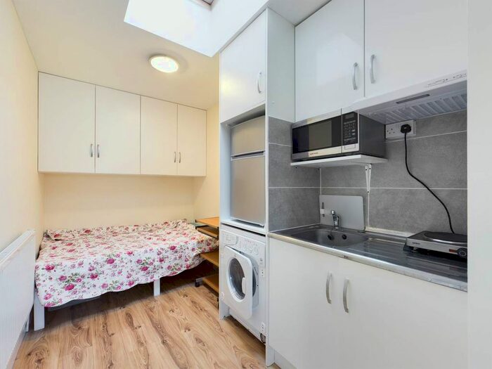 1 Bedroom Flat To Rent In Gideon Close, Belvedere, Kent DA17