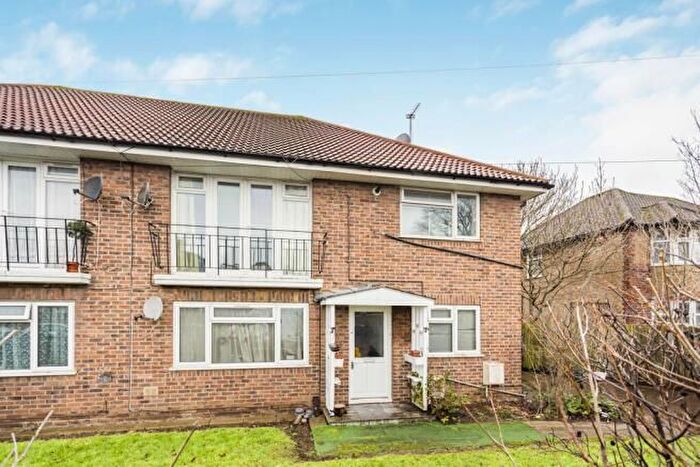 2 Bedroom Flat To Rent In Springwell Road, Hounslow, TW5