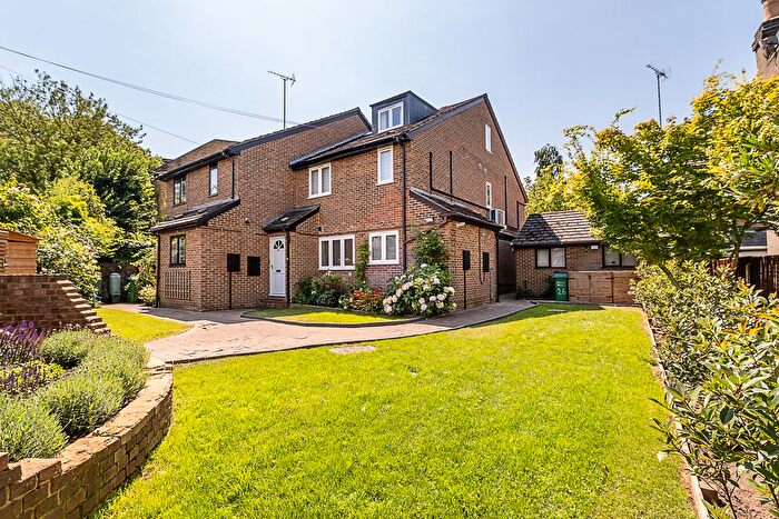 5 Bedroom Semi-Detached House For Sale In Albany Passage, Richmond, TW10