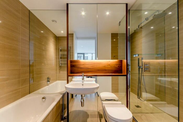 2 Bedroom Flat To Rent In Eastfields Avenue, Wandsworth Town, London, SW18