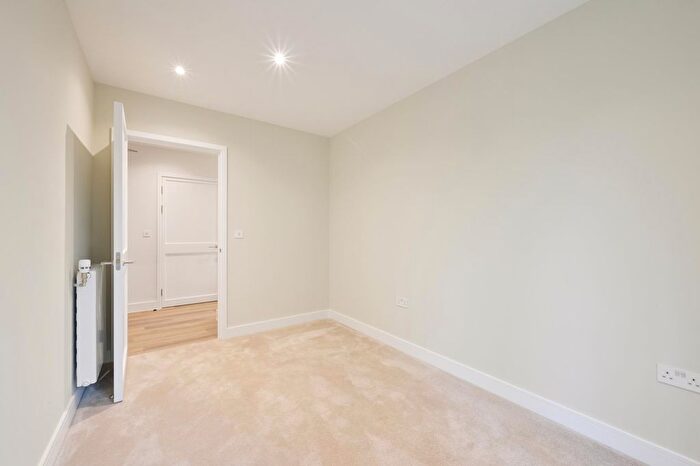 2 Bedroom Flat To Rent In Bufton House, Kidbrooke Village, London, SE3