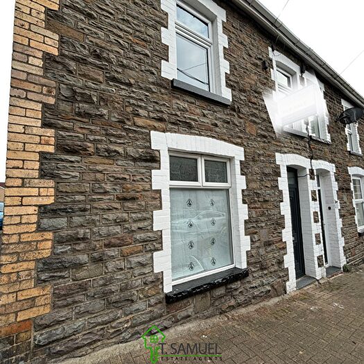 3 Bedroom End Of Terrace House To Rent In Gertrude Street, Abercynon, Mountain Ash, CF45