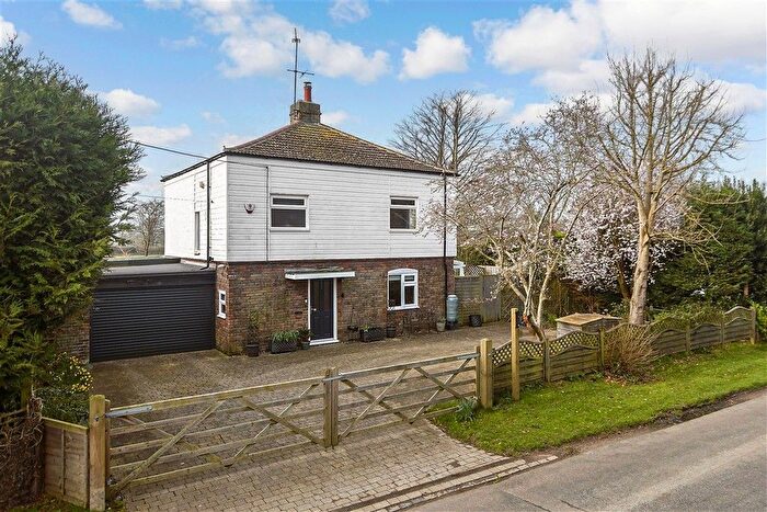 3 Bedroom Detached House For Sale In Station Road, Isfield, East Sussex, TN22