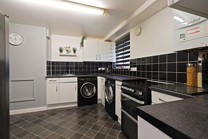 3 Bedroom Town House For Sale In Oxford Street, Upperthorpe, S6