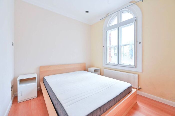 Studio To Rent In Southwark Street, London Bridge, London, SE1