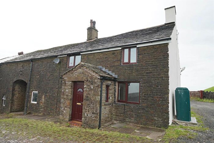 3 Bedroom Barn Conversion To Rent In Crowthorn Road, Turton, Bolton, BL7