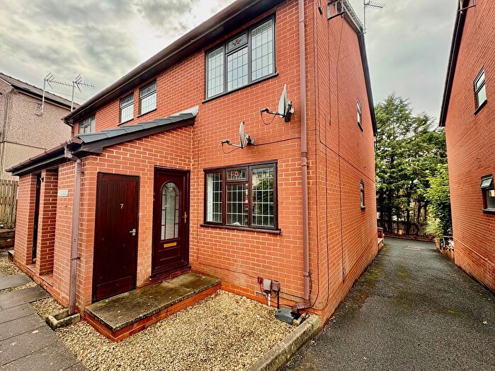 1 Bedroom Maisonette To Rent In Hawbush Road, Brierley Hill, DY5