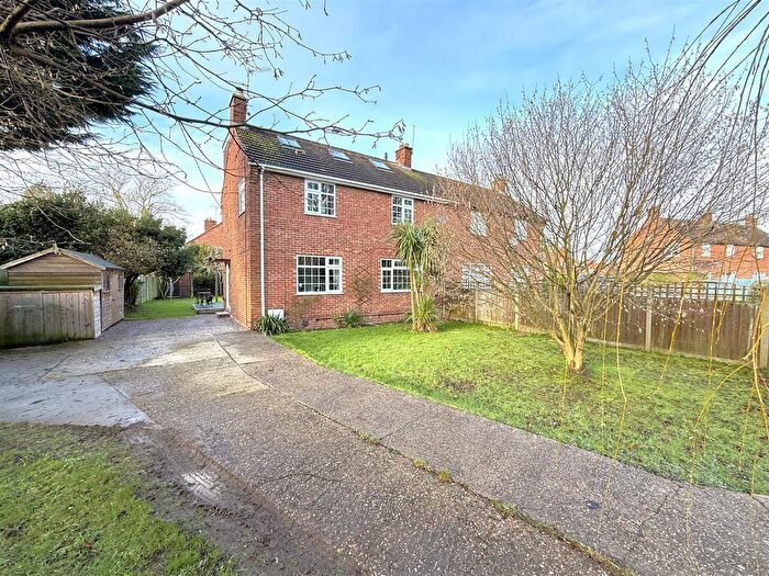 4 Bedroom Semi Detached House For Sale In Keel Drive, Bottesford, NG13