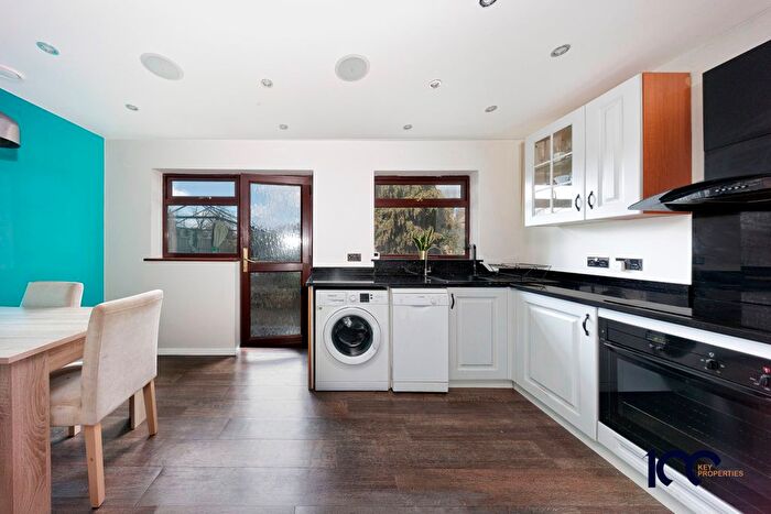 3 Bedroom Semi-detached House For Sale In Comfrey Court, Grays, RM17