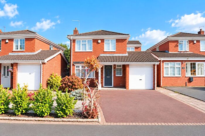 4 Bedroom Detached House For Sale In Inchford Road, Solihull, B92