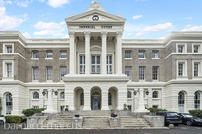 3 Bedroom Apartment To Rent In Imperial Court, Kennington Lane, London, SE11