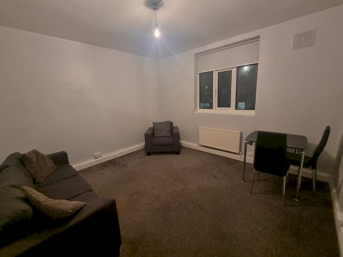 2 Bedroom Flat To Rent In Well Street, London, E9