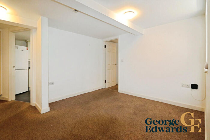 1 Bedroom Apartment To Rent In Hill Street Haverfordwest, SA61