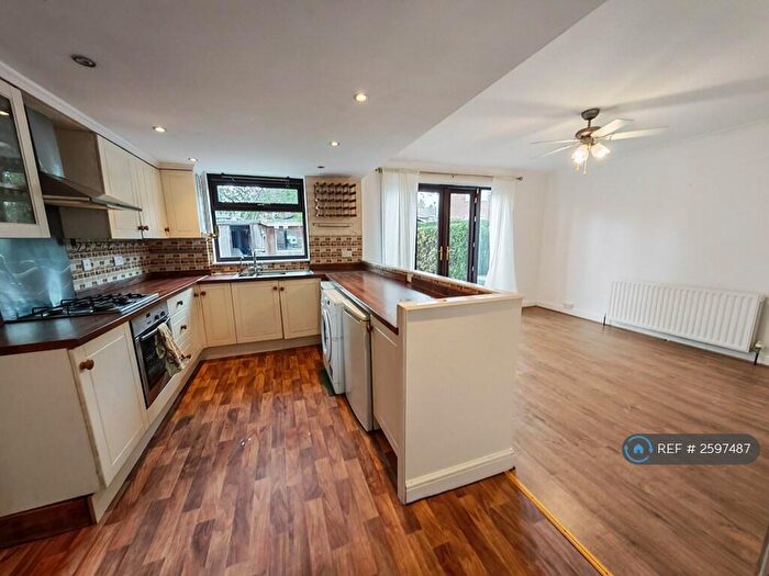3 Bedroom Semi-Detached House To Rent In Princess Road, Manchester, M21