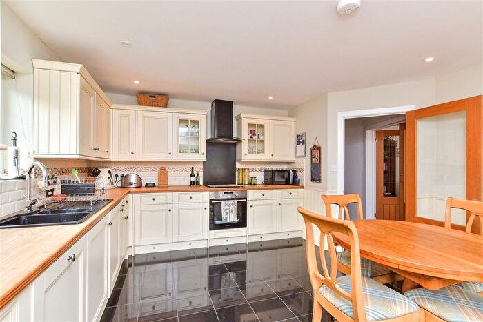 3 Bedroom Chalet For Sale In Cowley Drive, Woodingdean, Brighton, East Sussex, BN2
