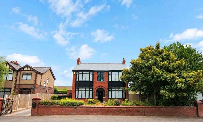 3 Bedroom Detached House For Sale In Winwick Road, Newton-Le-Willows, WA12