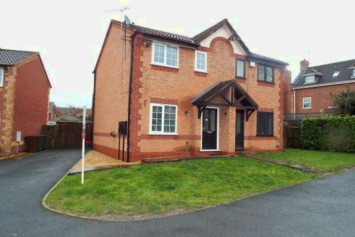 2 Bedroom Property To Rent In Cirencester Close, Bromsgrove, B60