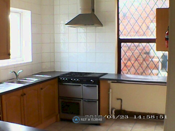 3 Bedroom Flat To Rent In Liverpool Road South, Burscough, L40