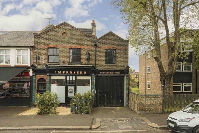 1 Bedroom Flat To Rent In Station Road, Hampton, TW12