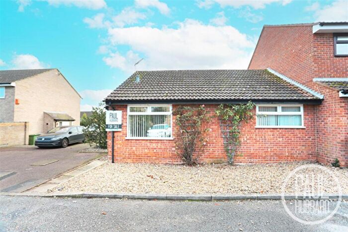 2 Bedroom Terraced Bungalow For Sale In Medeswell Close, Brundall, NR13