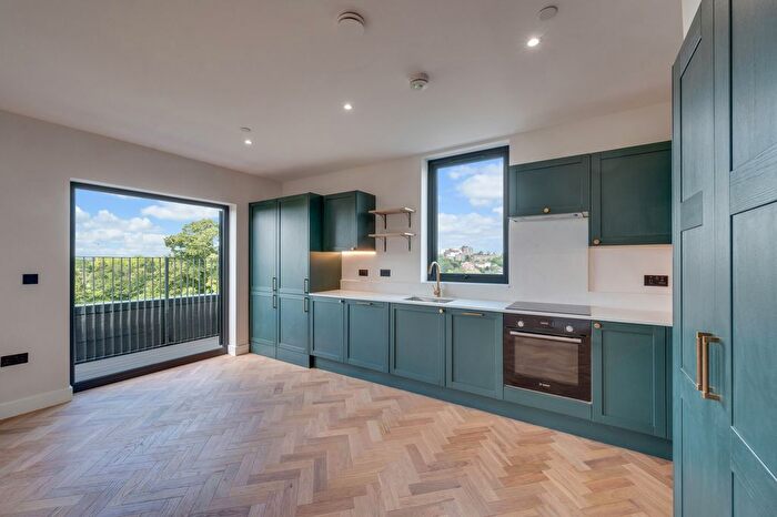 3 Bedroom Flat To Rent In Vertic Apartments, Harlesden Road, NW10