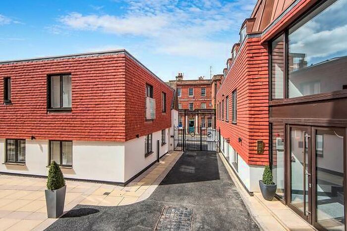 1 Bedroom Apartment To Rent In Scholars Court, Guildford, GU1