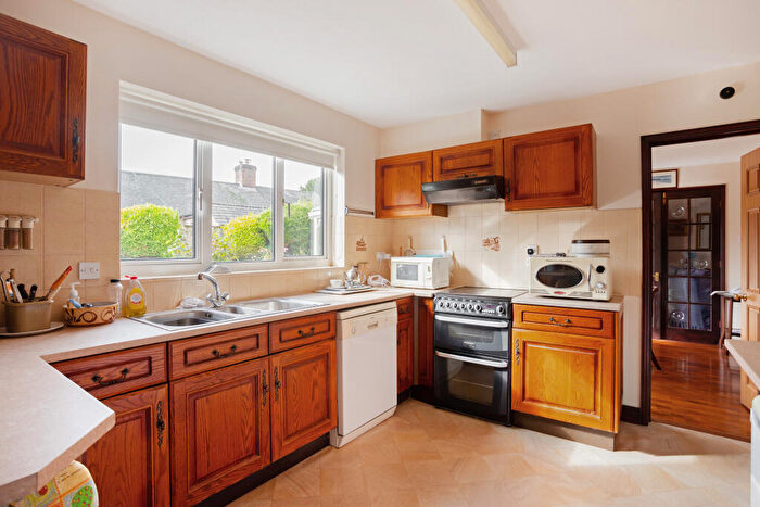 4 Bedroom Detached House For Sale In Park Close, Middleton Stoney, OX25