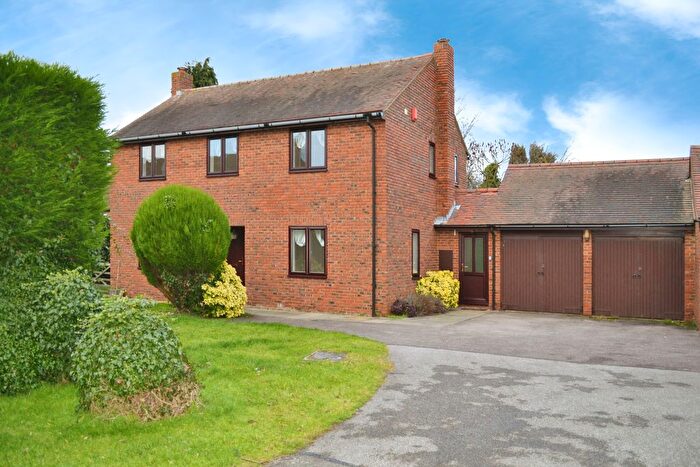 4 Bedroom Detached House To Rent In Walton Road, Milton Keynes, MK10