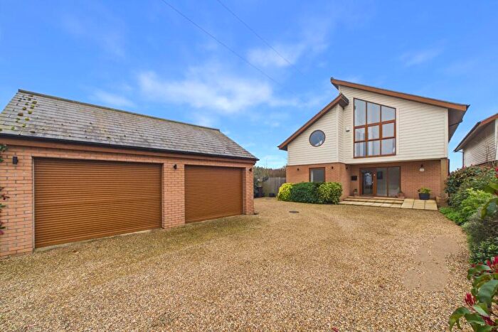 6 Bedroom Detached House For Sale In Dumont Avenue, St. Osyth, Clacton-On-Sea, CO16