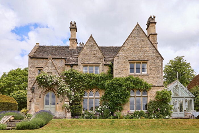 6 Bedroom Country House For Sale In The Old Rectory, Creeton, NG33