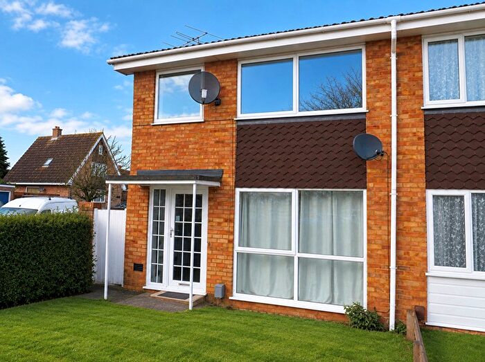 3 Bedroom Property To Rent In Lovat Walk, Bedford, MK42