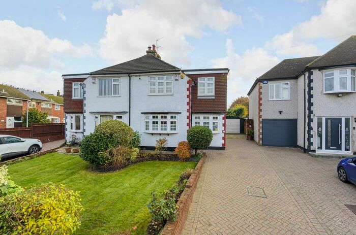 5 Bedroom Semi-Detached House To Rent In Crescent Gardens, Swanley, BR8
