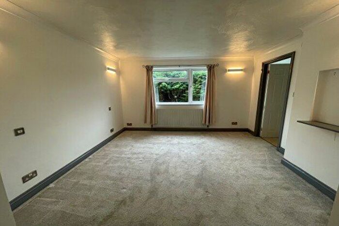 5 Bedroom Property To Rent In Laurel Close, Yaxley, Peterborough, PE7