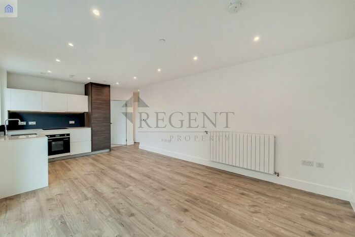 2 Bedroom Apartment To Rent In Merlin Court, Tizzard Grove, SE3