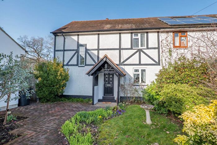 3 Bedroom Semi Detached House For Sale In Whitebeam Avenue, Bromley, BR2