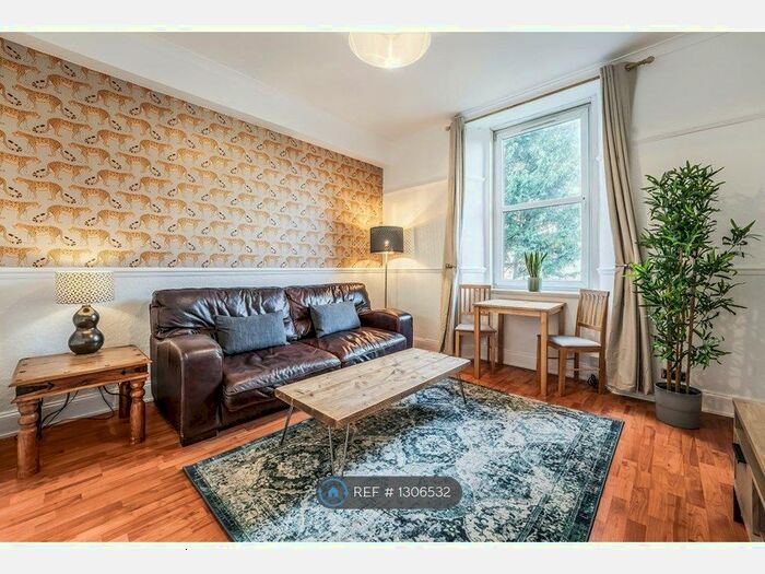 2 Bedroom Flat To Rent In Piersfield Grove, Edinburgh EH8