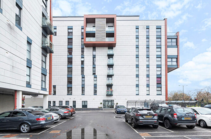 2 Bedroom Apartment For Sale In Victoria Avenue, Southend-on-Sea, Essex, SS2