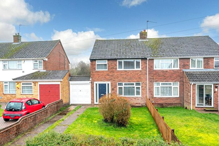 3 Bedroom Semi Detached House For Sale In Fairgreen Road, Caddington, LU1