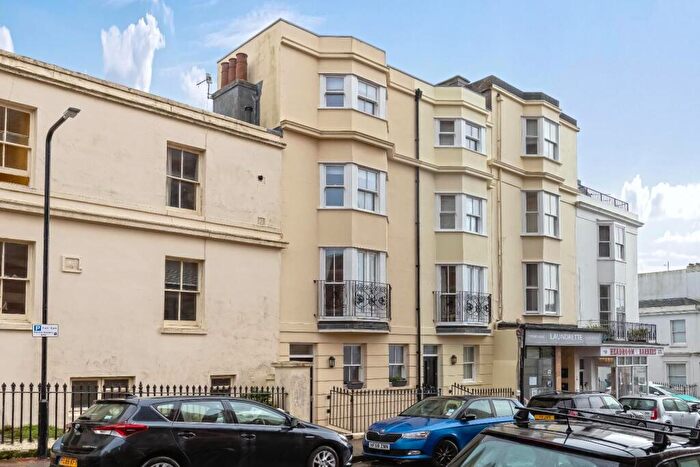 3 Bedroom Terraced House For Sale In Powis Road, Brighton, BN1