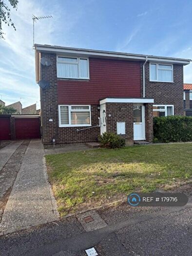 2 Bedroom Maisonette To Rent In Lillibrooke Crescent, Maidenhead, SL6