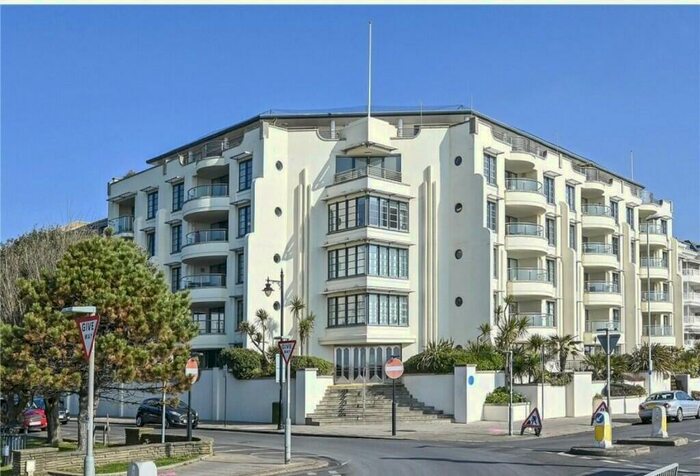 2 Bedroom Apartment For Sale In Steyne Gardens, Worthing, BN11