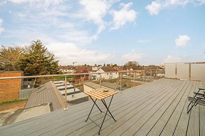 2 Bedroom Flat For Sale In Ewell Road, Surbiton, KT6