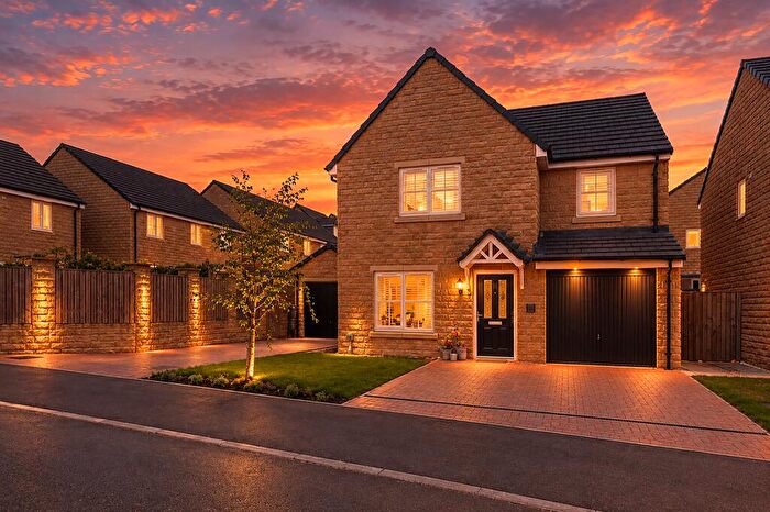 4 Bedroom Detached House For Sale In Fieldway Rise, Netherton, Huddersfield, HD4