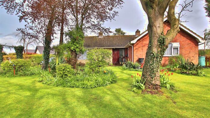 3 Bedroom Bungalow For Sale In Dreems Kerry, Naunton, Worcester, WR8