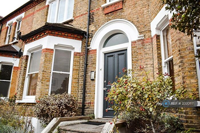 2 Bedroom Flat To Rent In Casewick Road, West Norwood, SE27