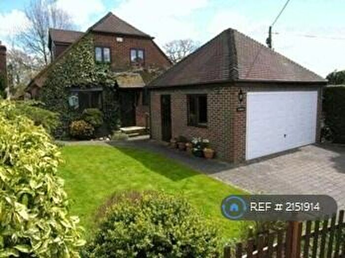 4 Bedroom Detached House To Rent In Love Lane, Petersfield, GU31